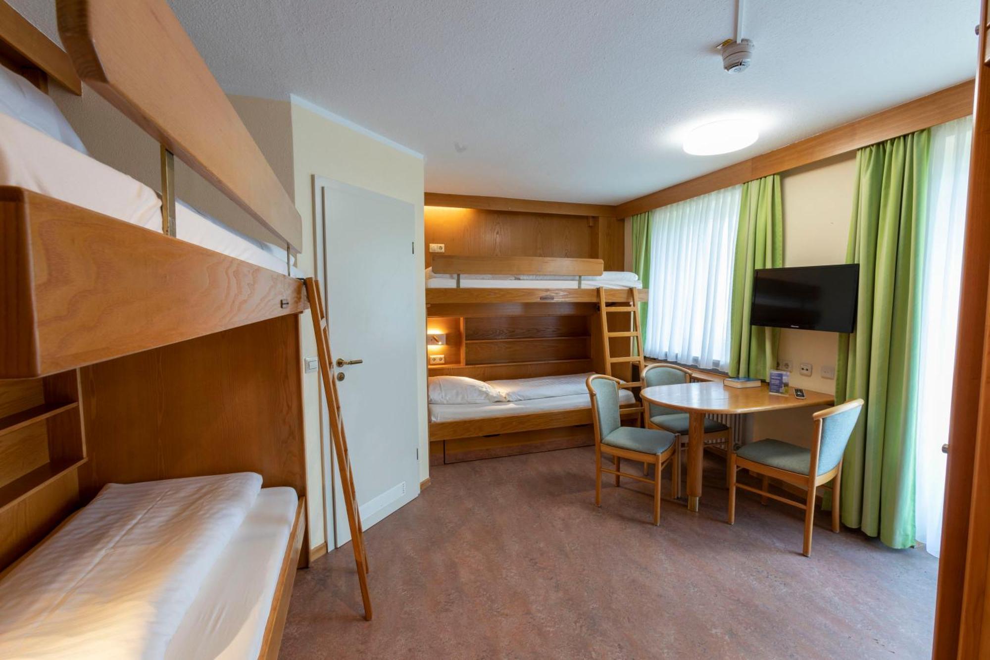 Haus Chiemgau - Kolping-Familienhotel Тайзендорф Екстериор снимка