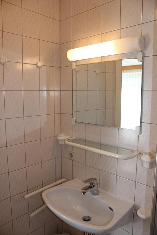 Haus Chiemgau - Kolping-Familienhotel Тайзендорф Стая снимка